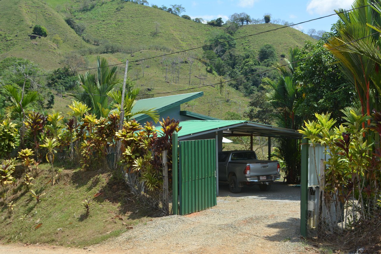 Quiet 3 Bedroom Home On 25 Acres