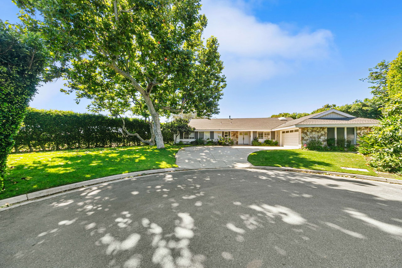 Beautiful Malibu West Home