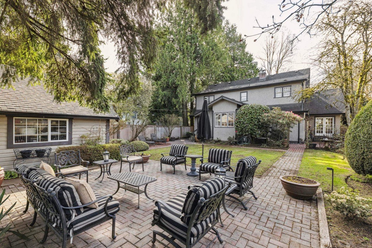 2627 W 37th Ave