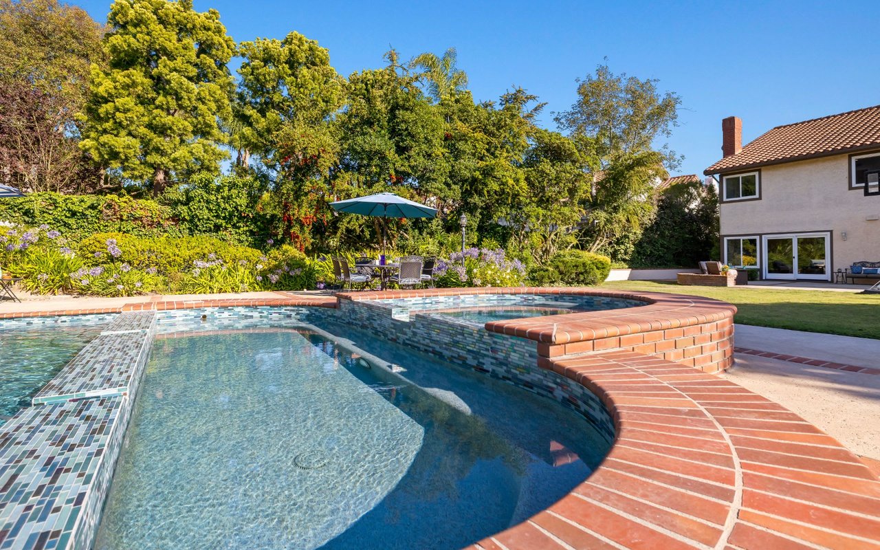 16 Quarterhorse Lane