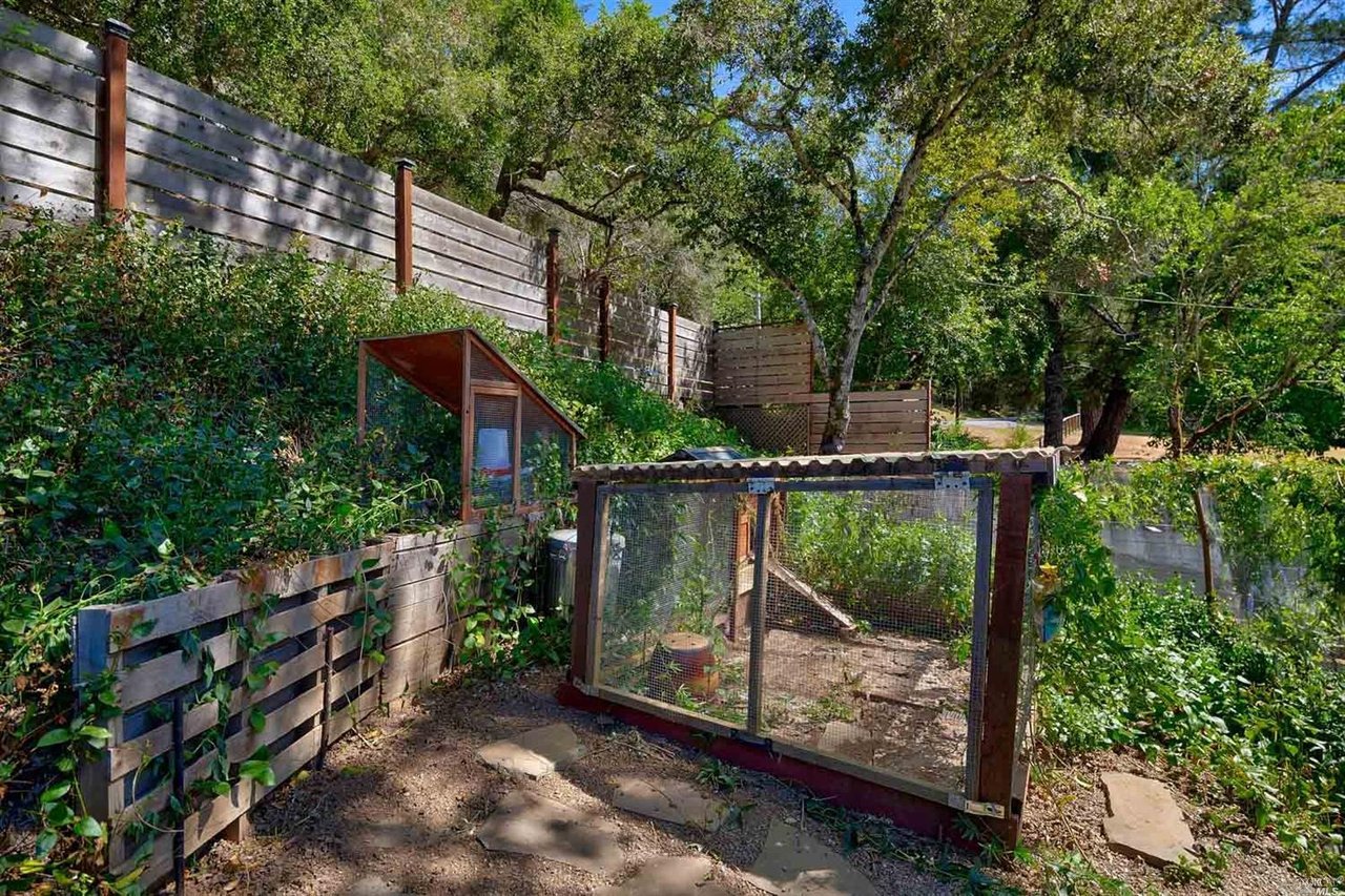 60 Oak Grove Avenue, Woodacre