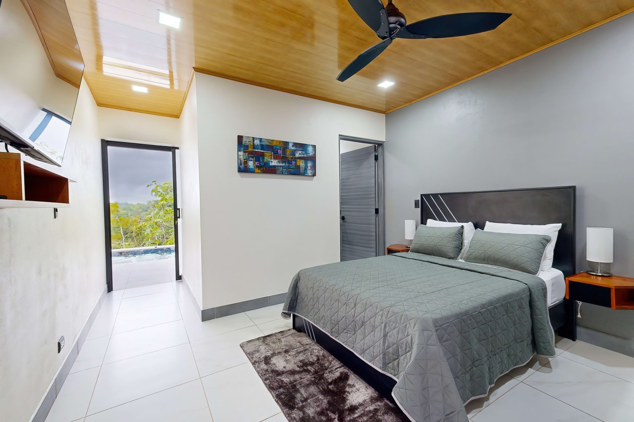 Casa Palma, Brand New Luxury 3 bedroom, 4 bathroom home with Amazing Sunset View in Quepos