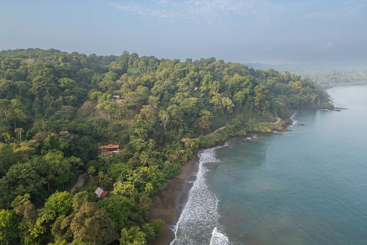 Waterfall Beachfront Estate, Osa, Puntarenas