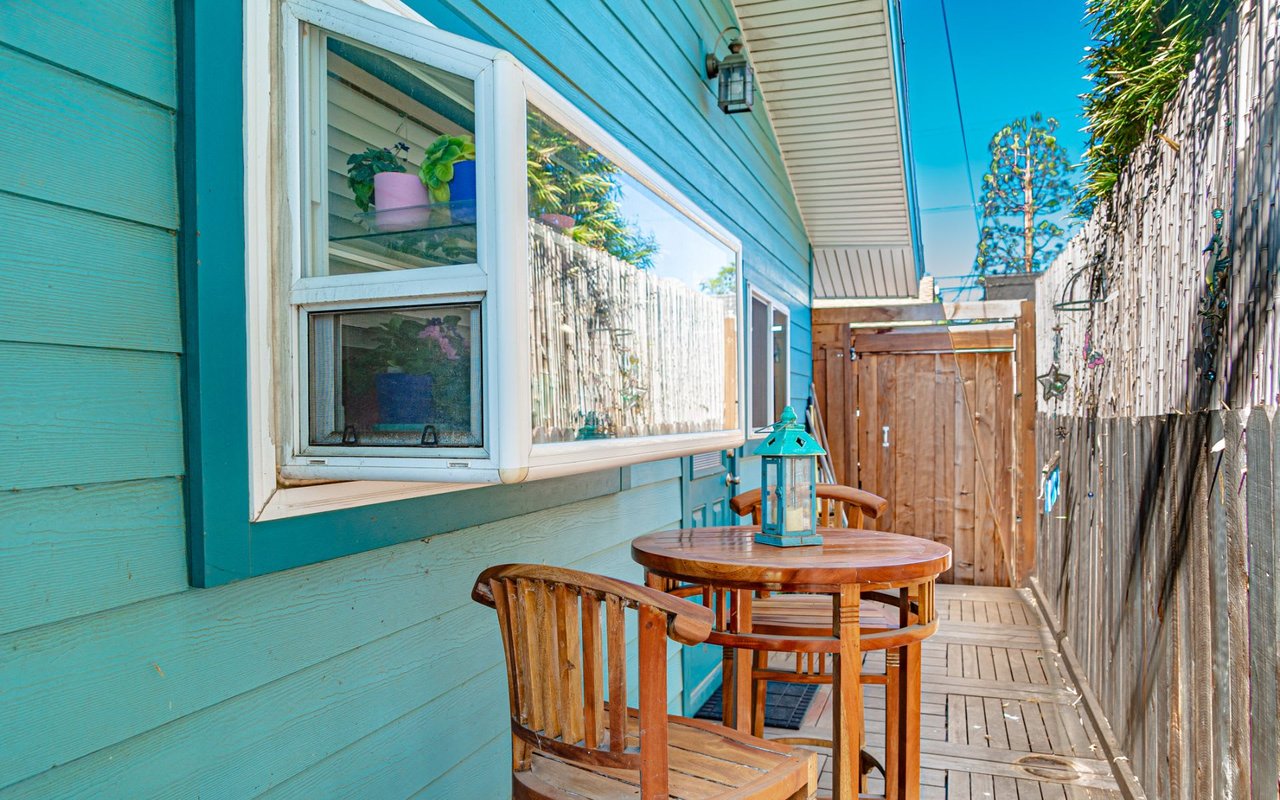305 Roycroft Avenue