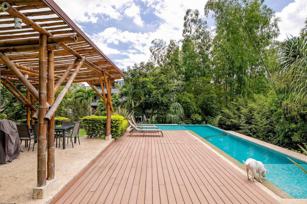 Private Garden Level Condo, Santa Ana, San Jose