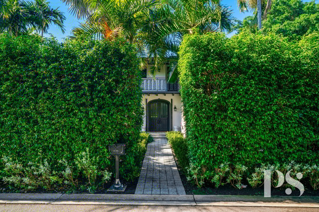 100 E Dilido Dr