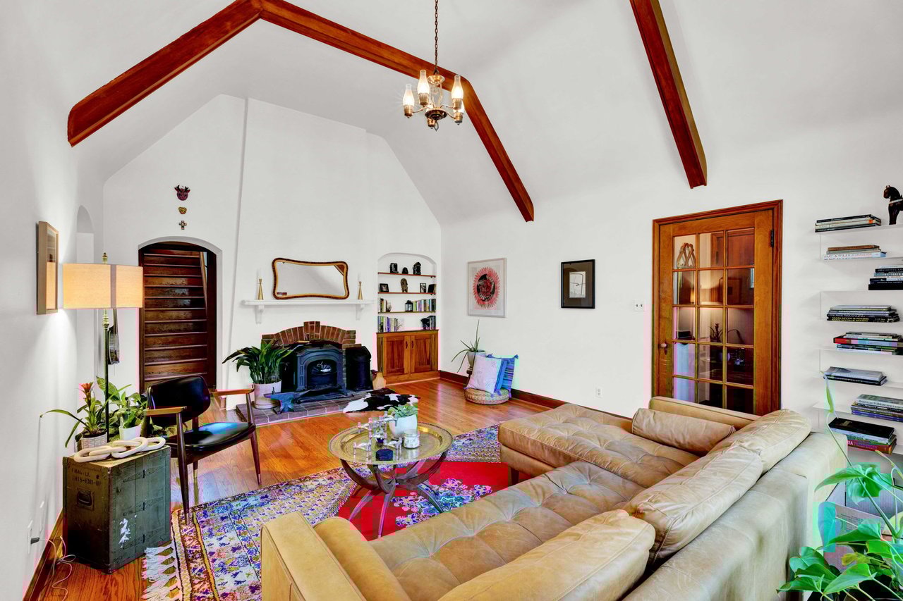 425 W. WOODLAND STREET
