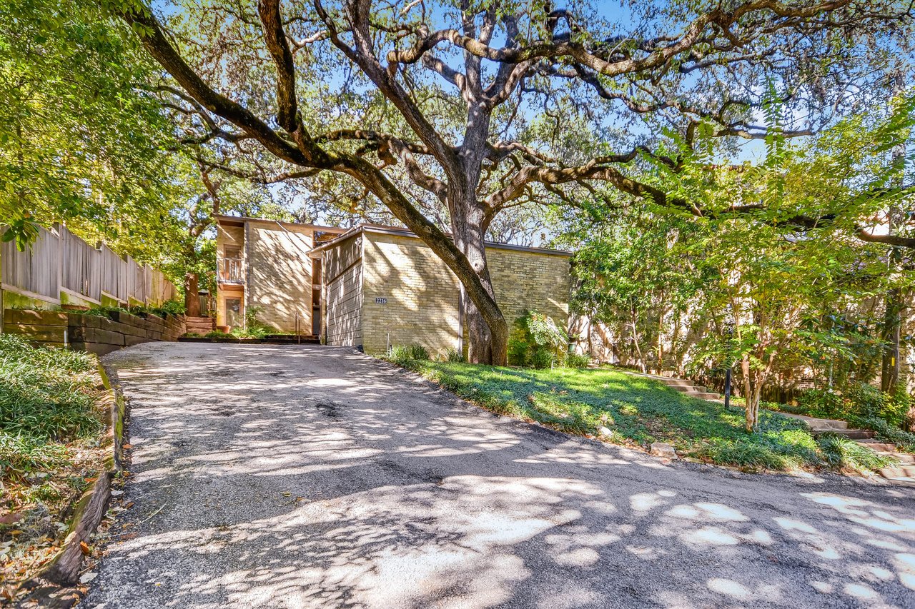 2216 Matthews Drive