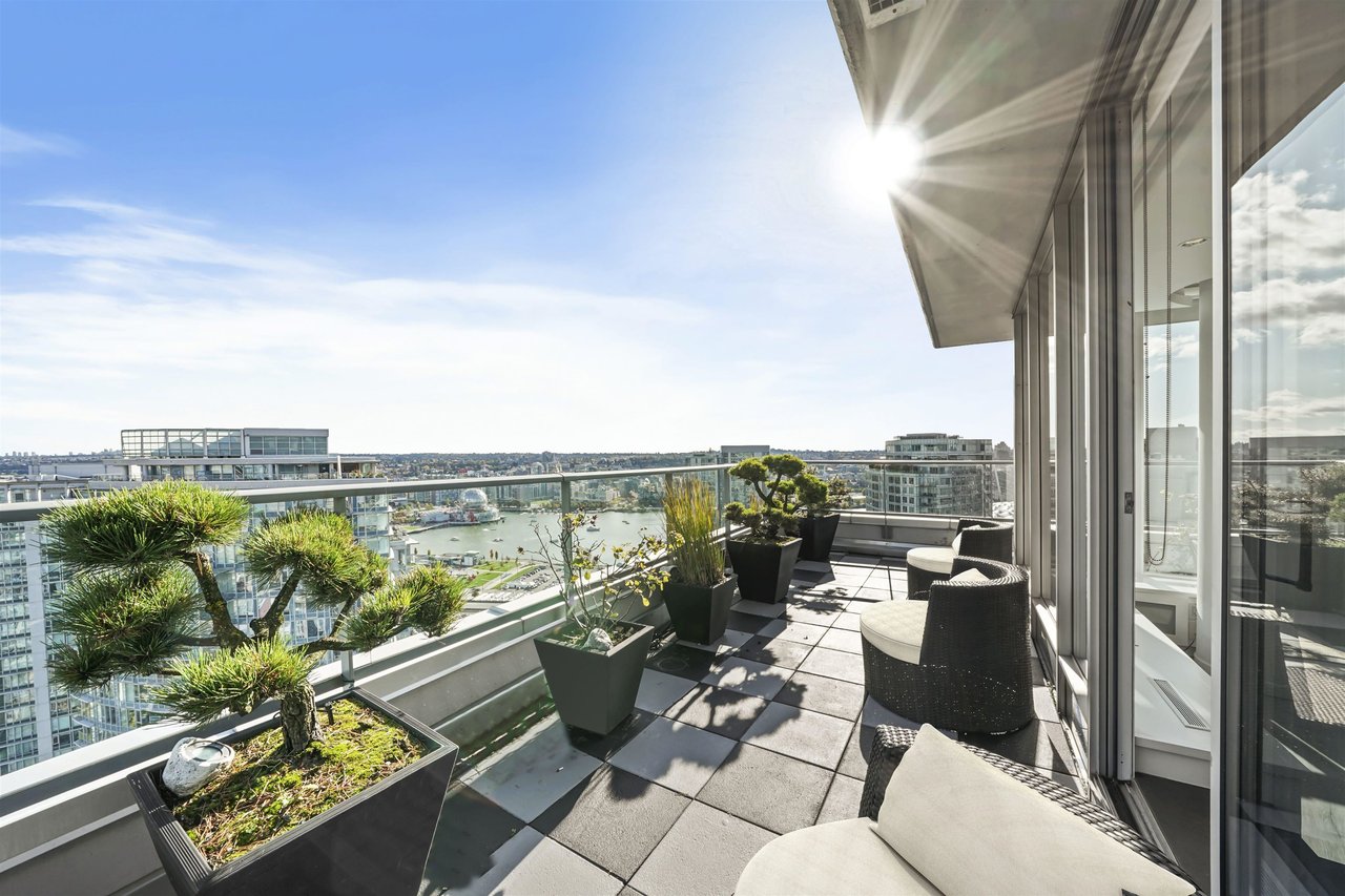 3905-188 Keefer Pl
