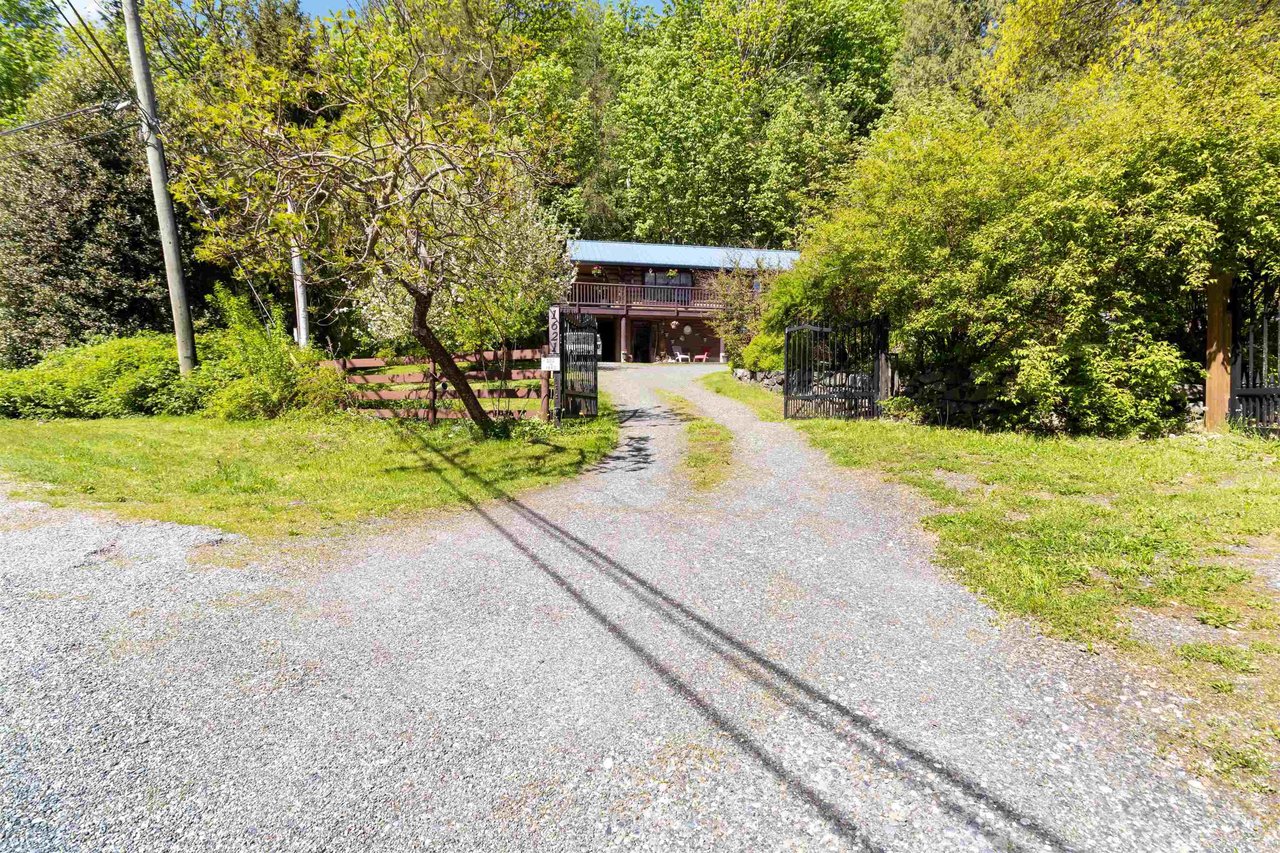 1621 Columbia Valley Rd