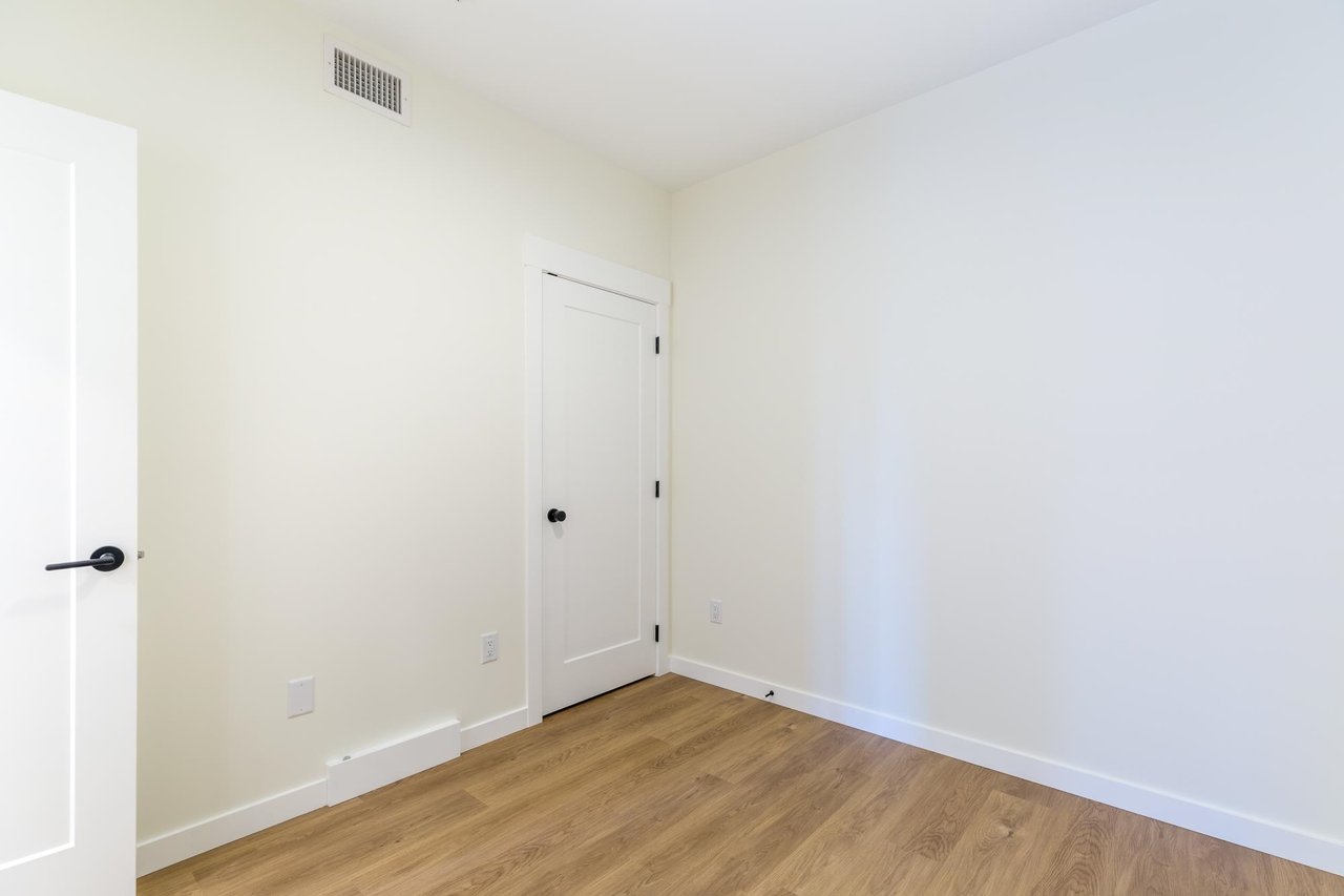 207-27218 Aldergrove Town Center Dr