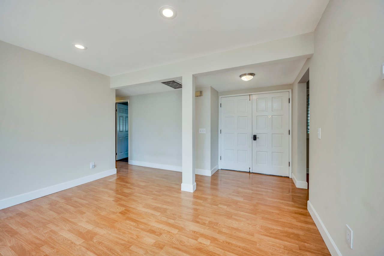 4858 Devonshire Place