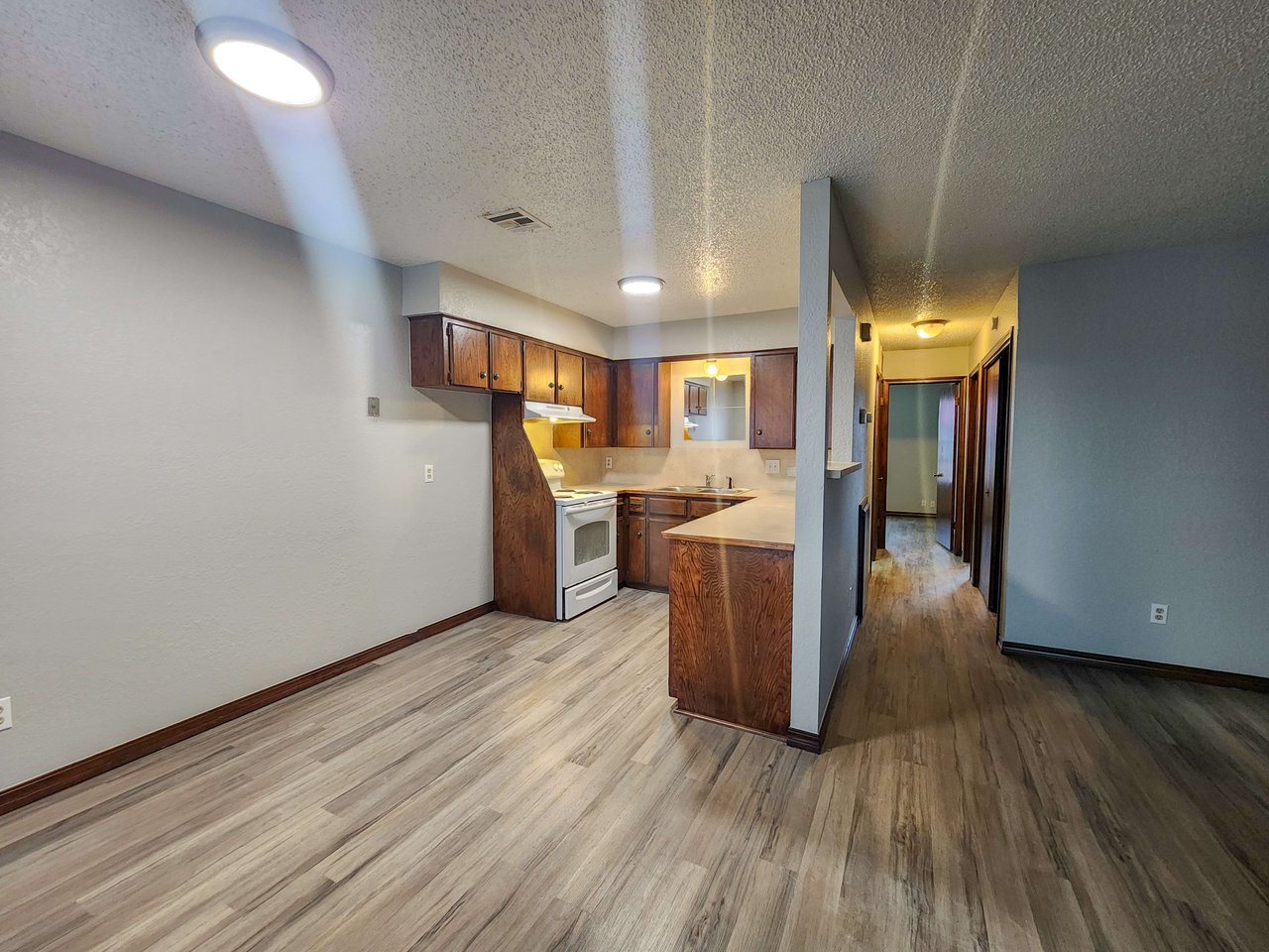4104 N Market