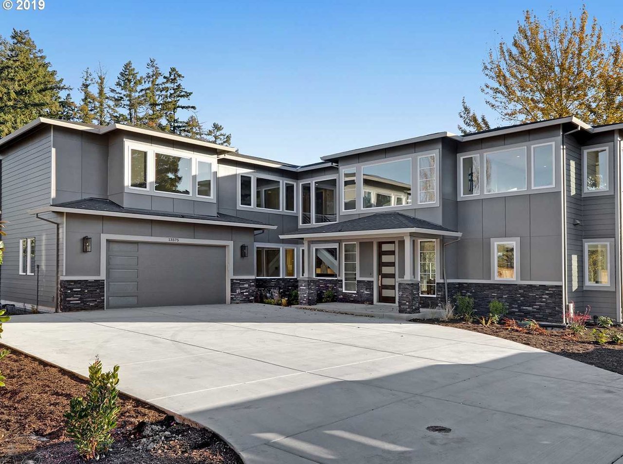 13575 SW Whitworth Ct