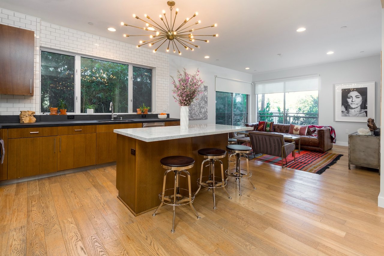 Modern 2 Bedroom/ 2 bath at the Metropol