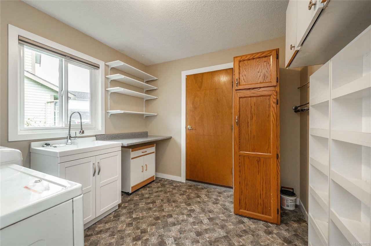 852 Ankathem Pl