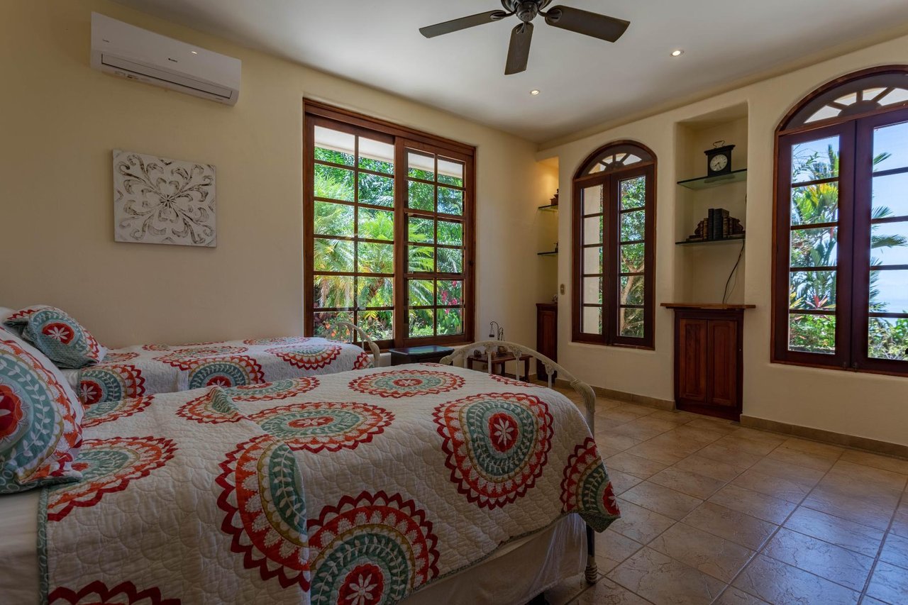 Private Ocean View Estate, Dominical, Puntarenas