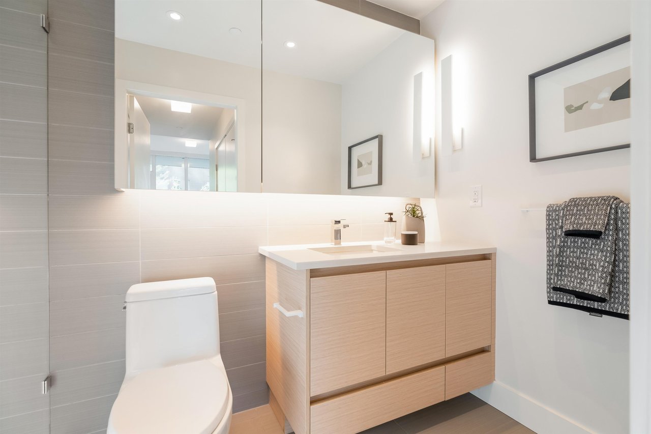 208-3538 Sawmill Cres