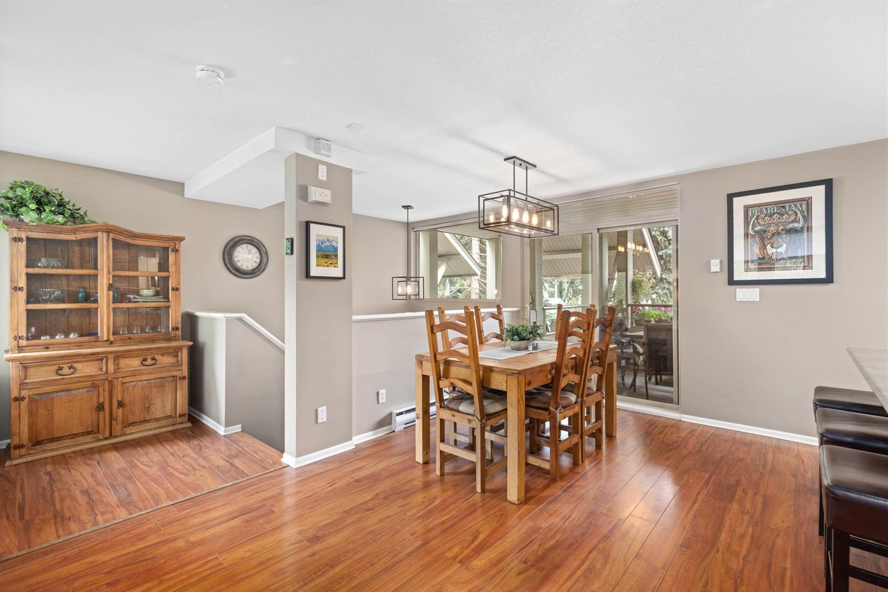 12-7381 Laurel St
