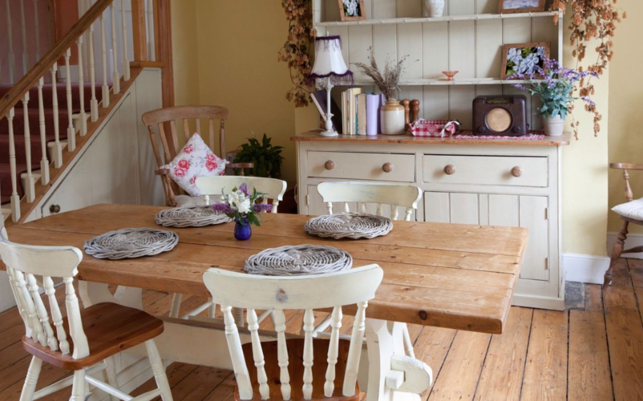 4 Tips to Design a Stylish Breakfast Nook