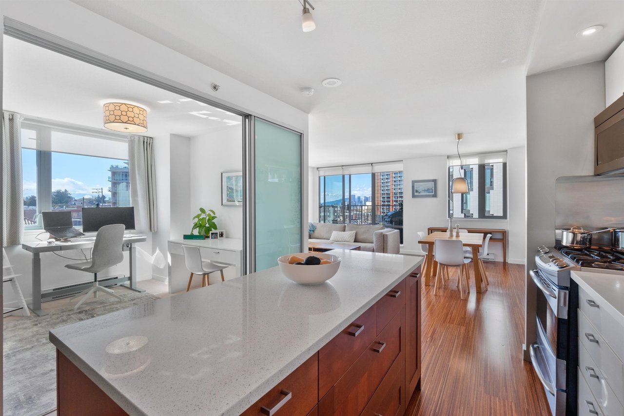 509-328 E 11th Ave