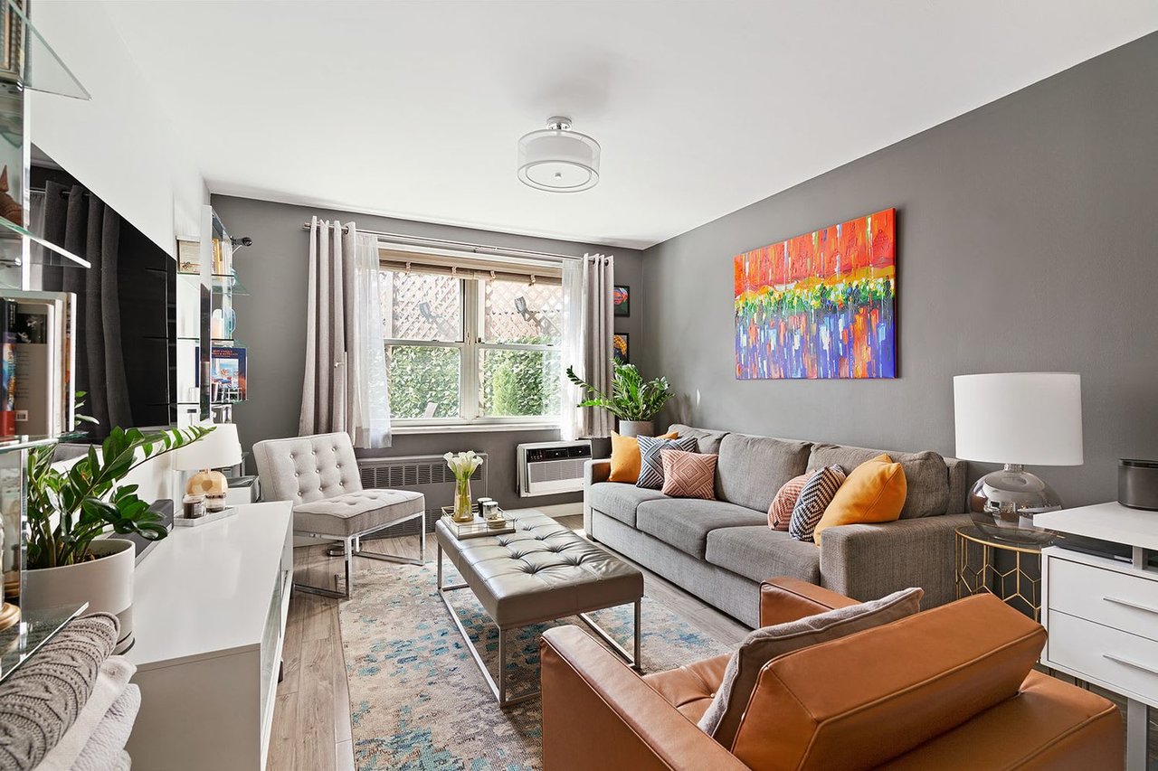 170 W 23rd St, #2A