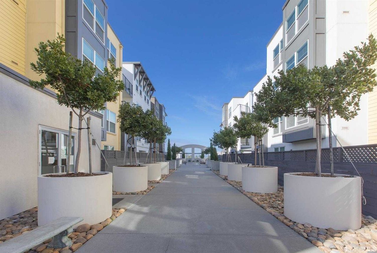 8300 Oceanview Terrace Unit 203