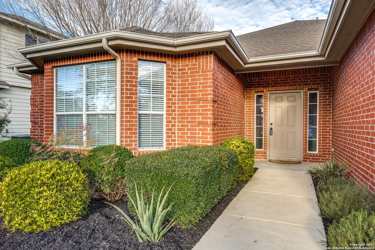 855 Avery Pkwy