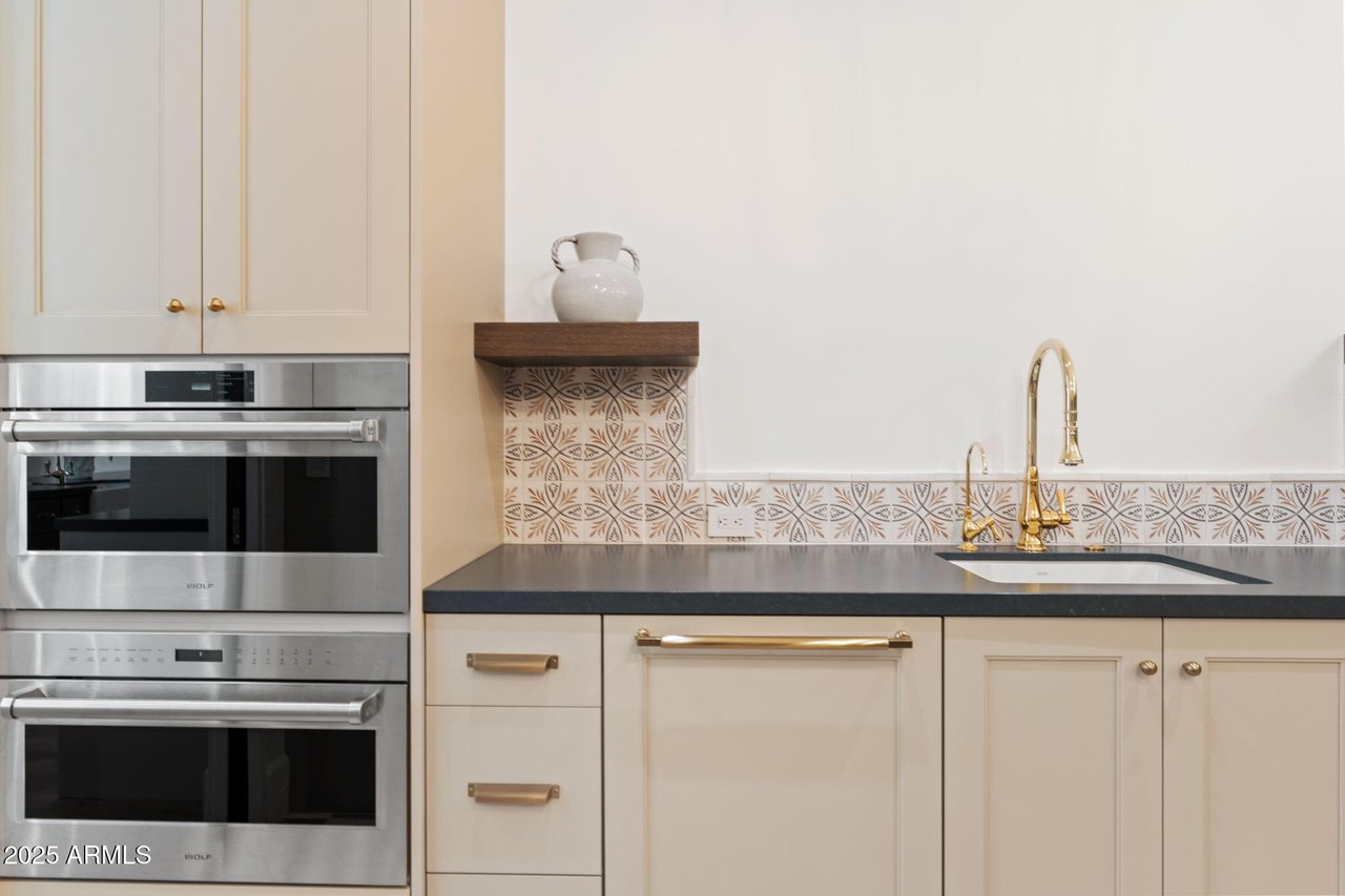 7501 N Eucalyptus Dr