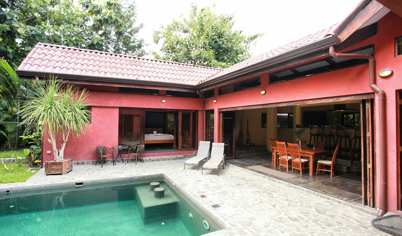 Pool Home Near Surf Break, Santa Teresa, Puntarenas