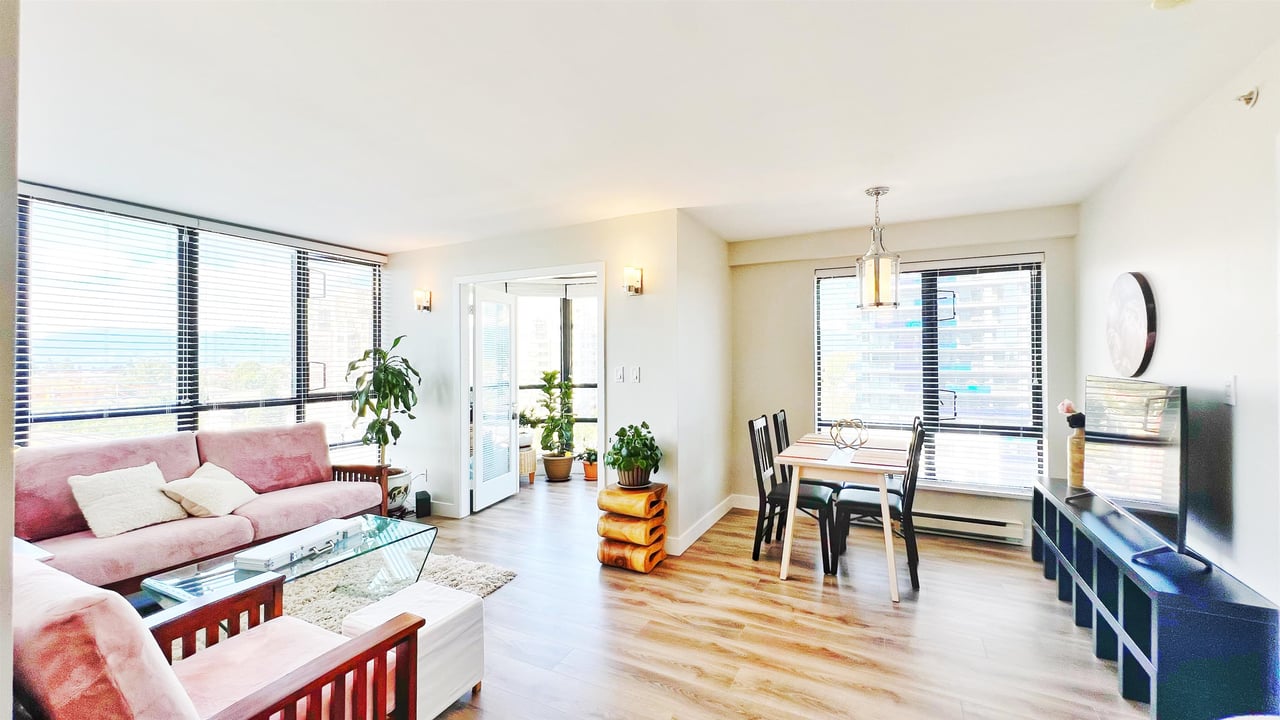 905-3438 Vanness Ave