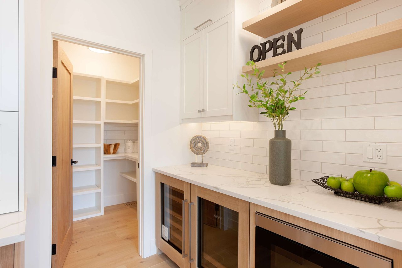 909A 9th Street