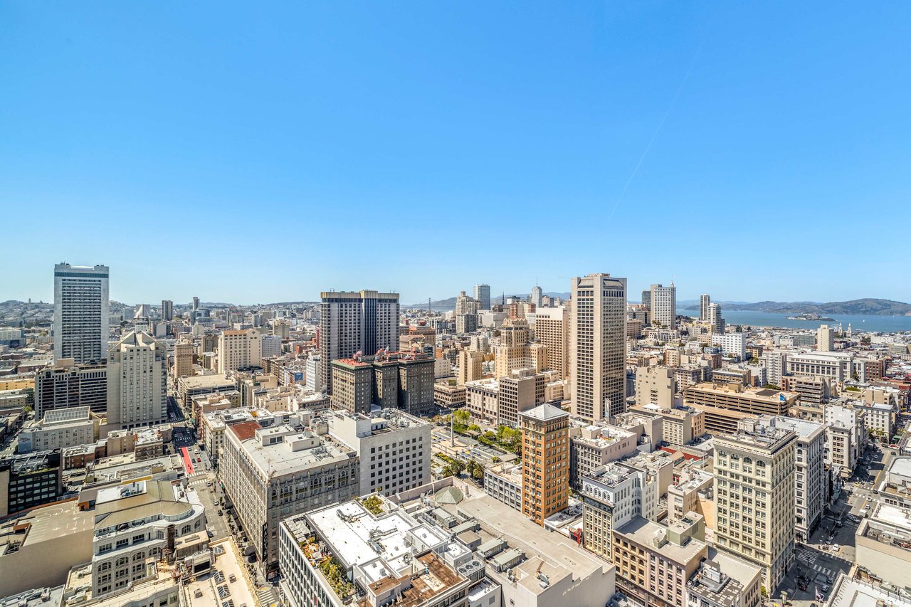 3,905 SqFt Four Seasons Grand Penthouse