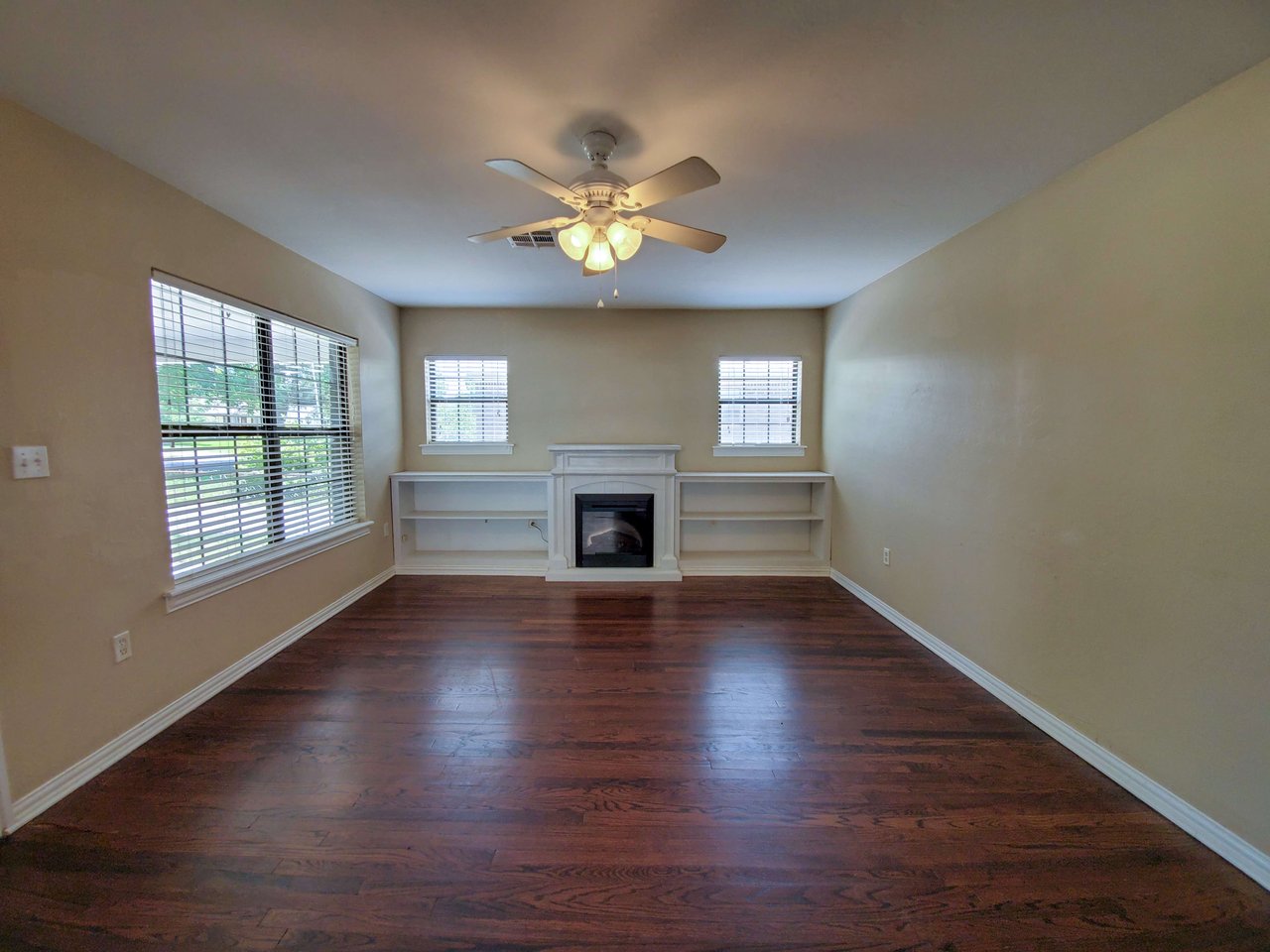 1620 N Market 