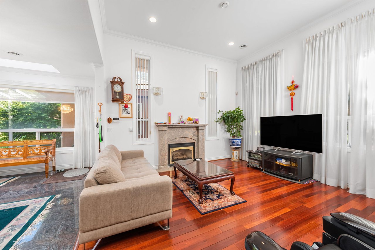 6160 Azure Rd