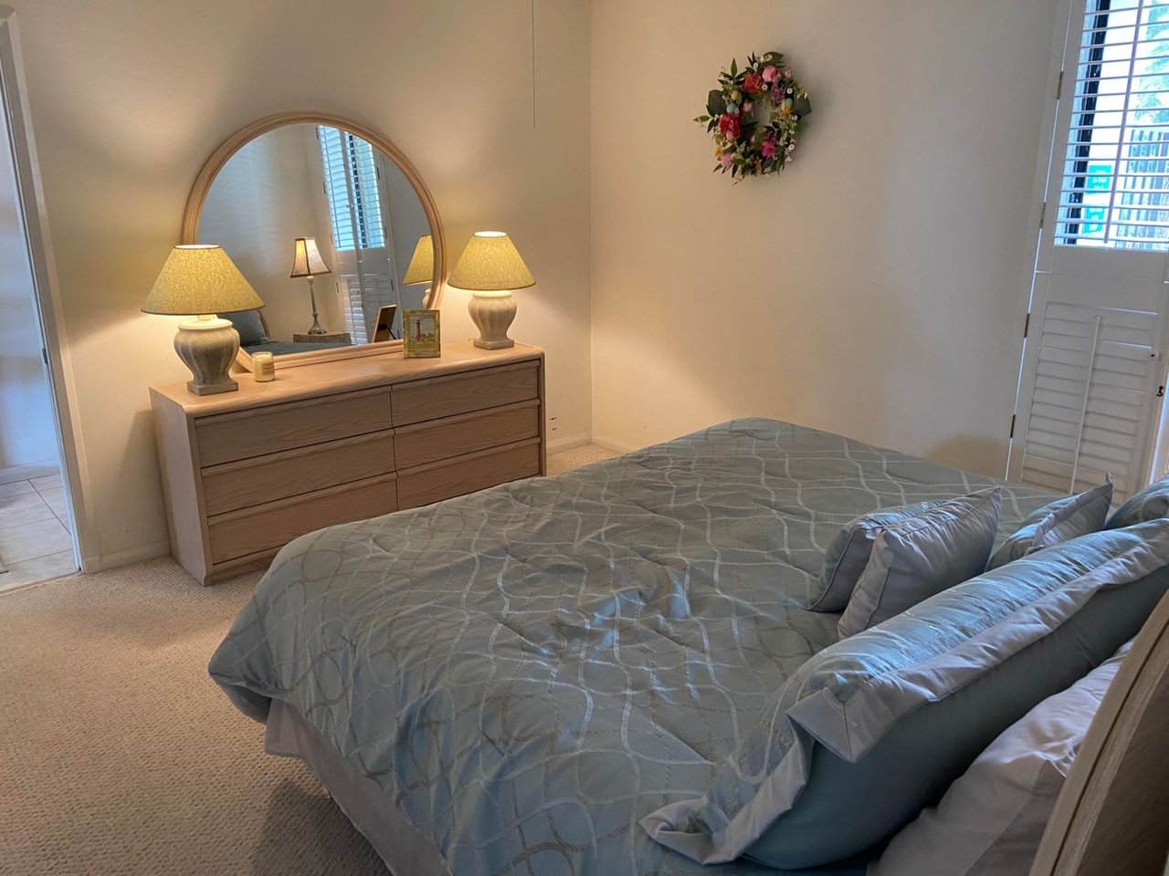 122 Lakeshore Drive #2320