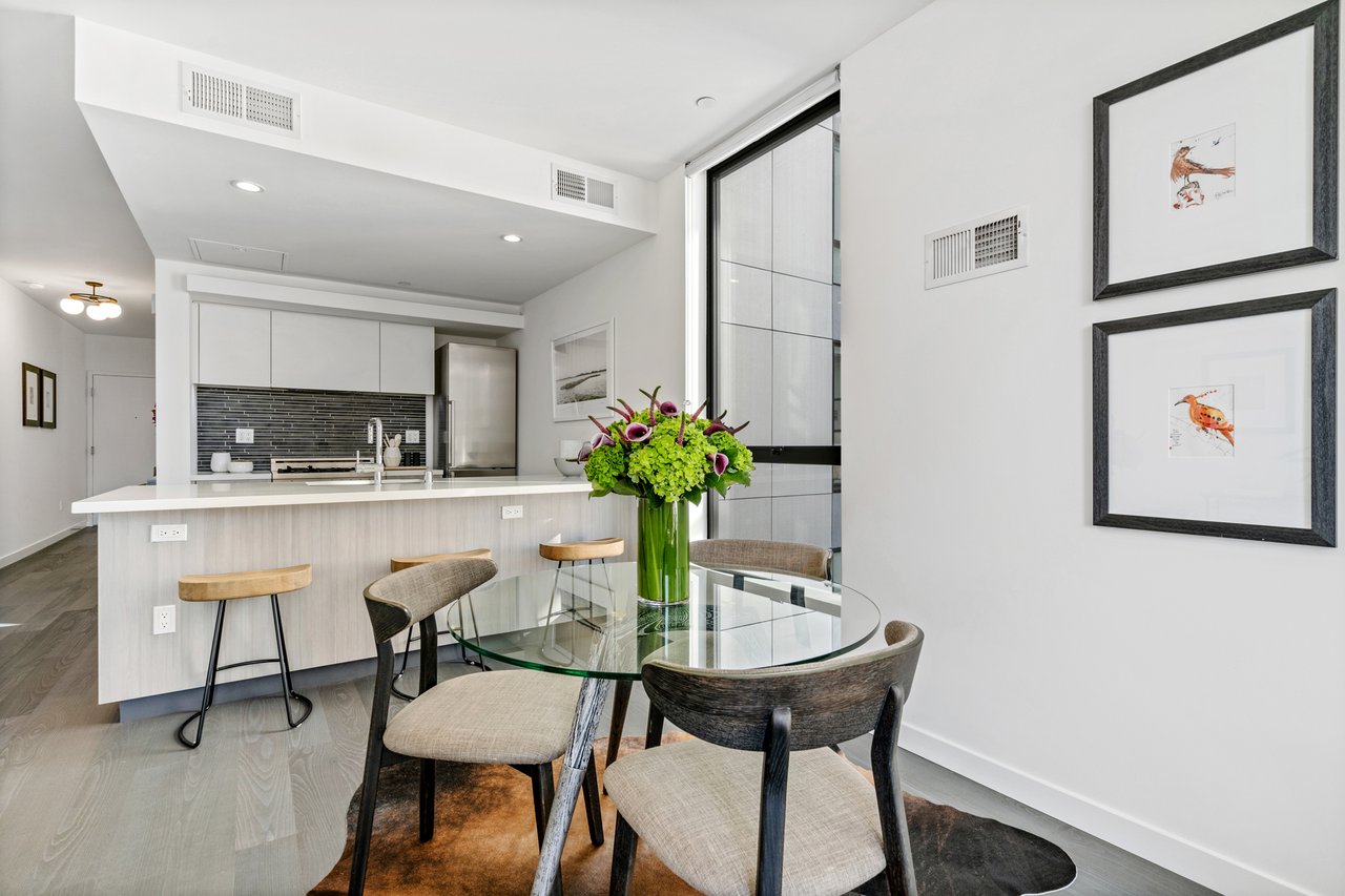 Sleek Saitowitz Condo!