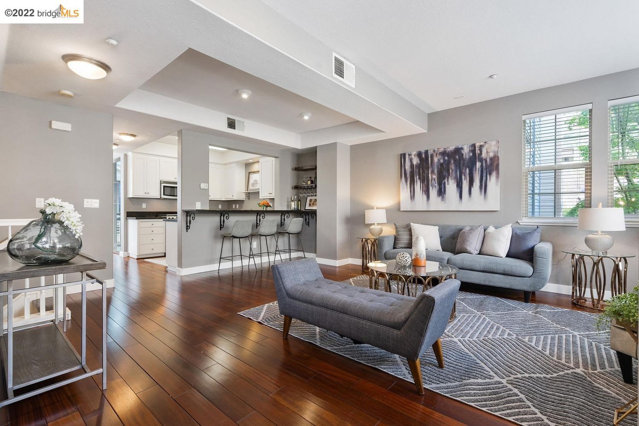 6154 Old Quarry Loop Oakland, CA, 94605