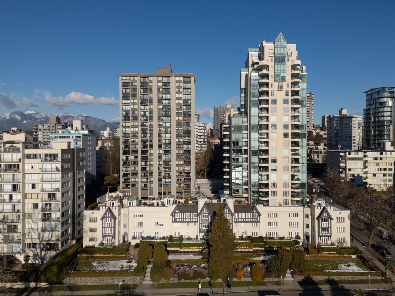 2002-1311 Beach Ave