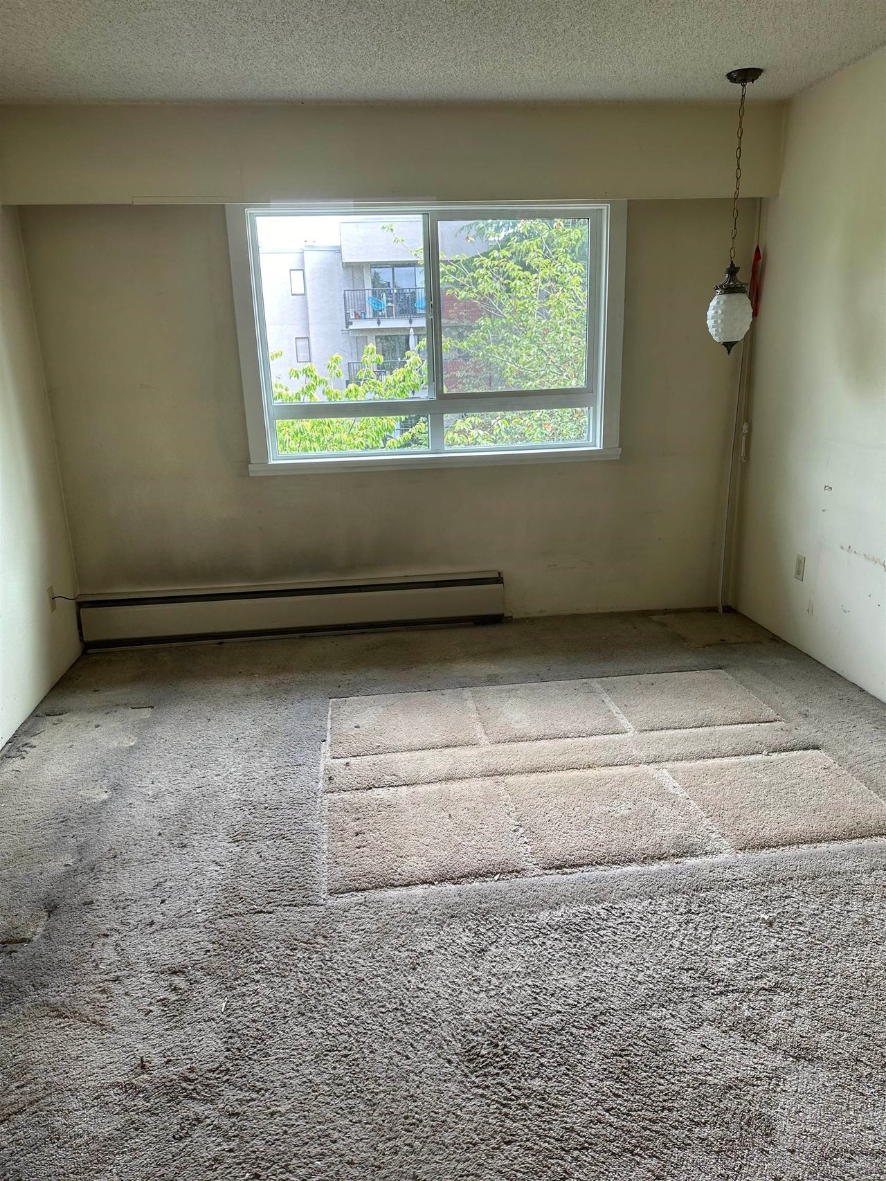 353-588 E 5 Ave