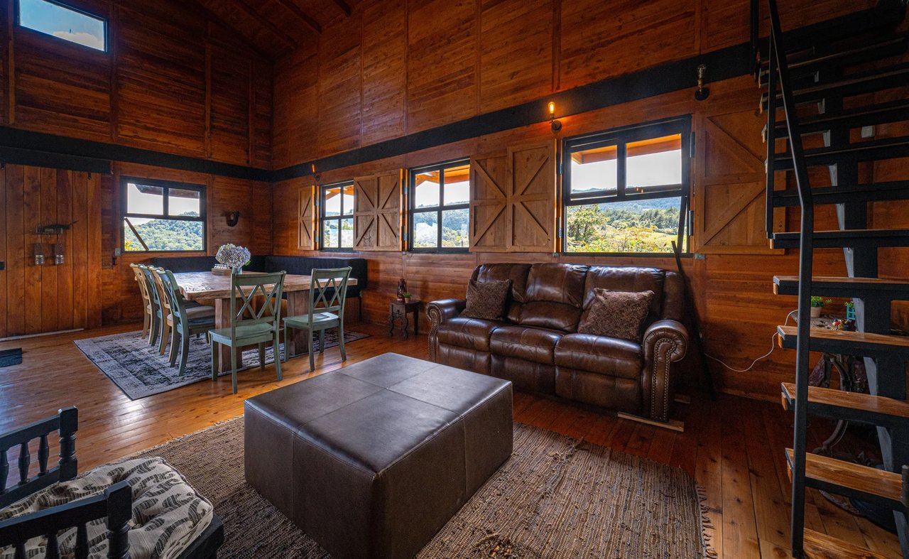 Sustainable Mountain Cabin, Cartago