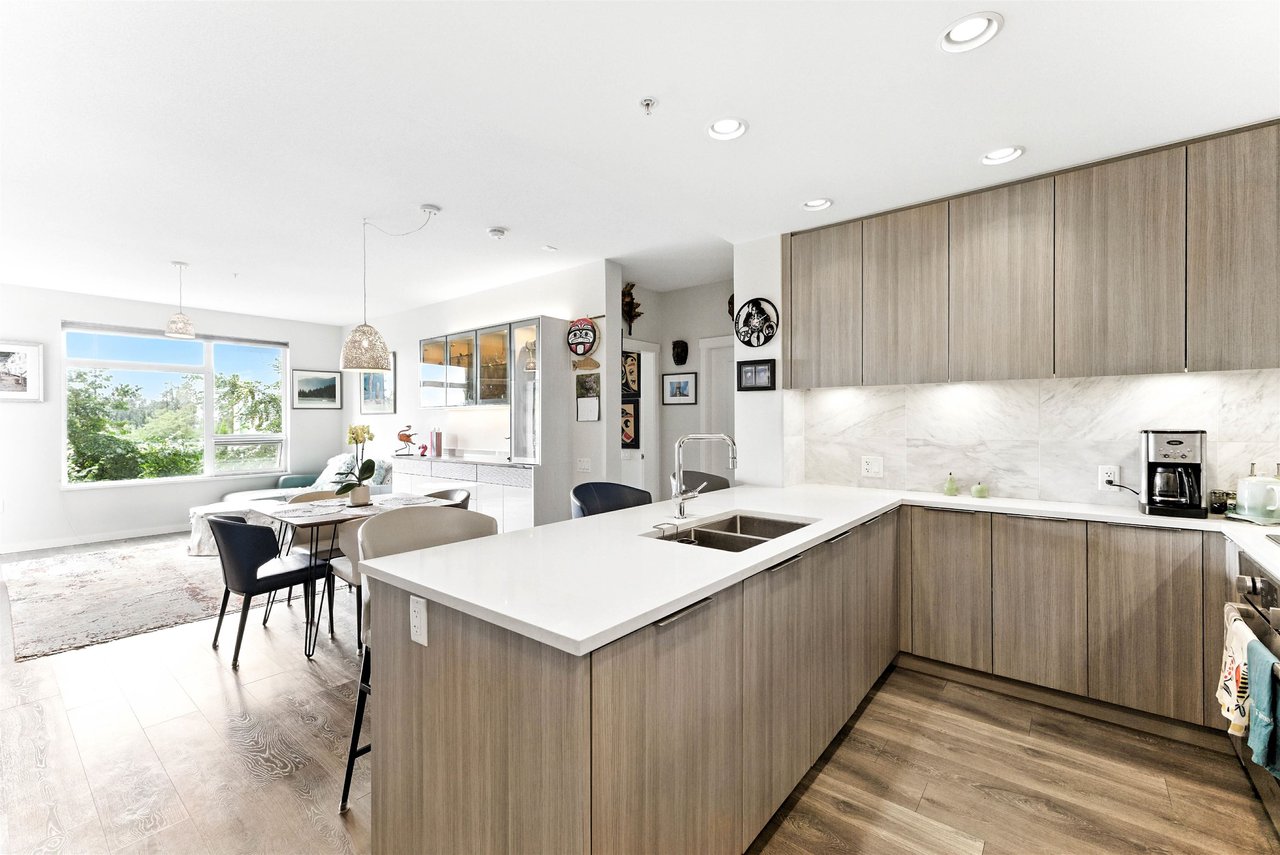 205-3289 Riverwalk Ave