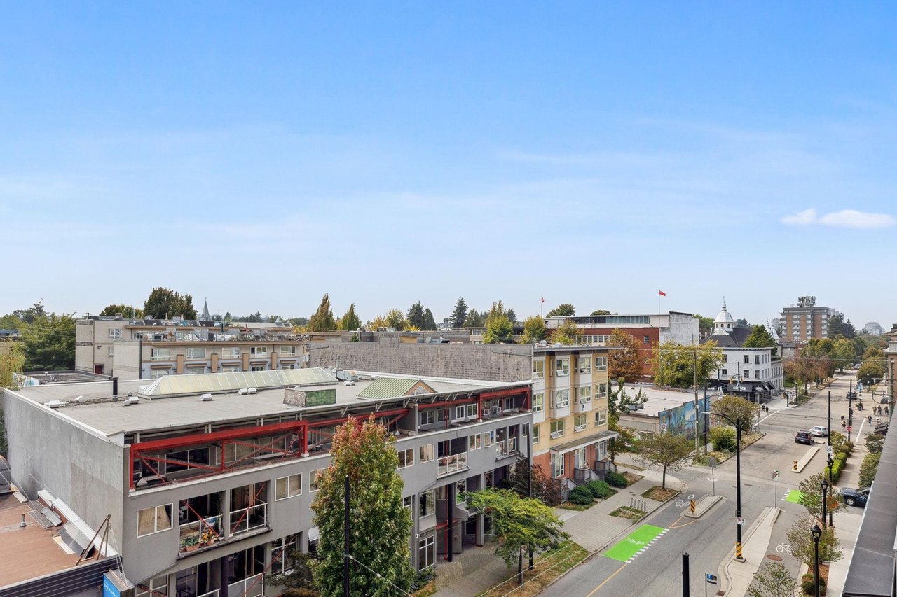 509-285 E 10th Ave