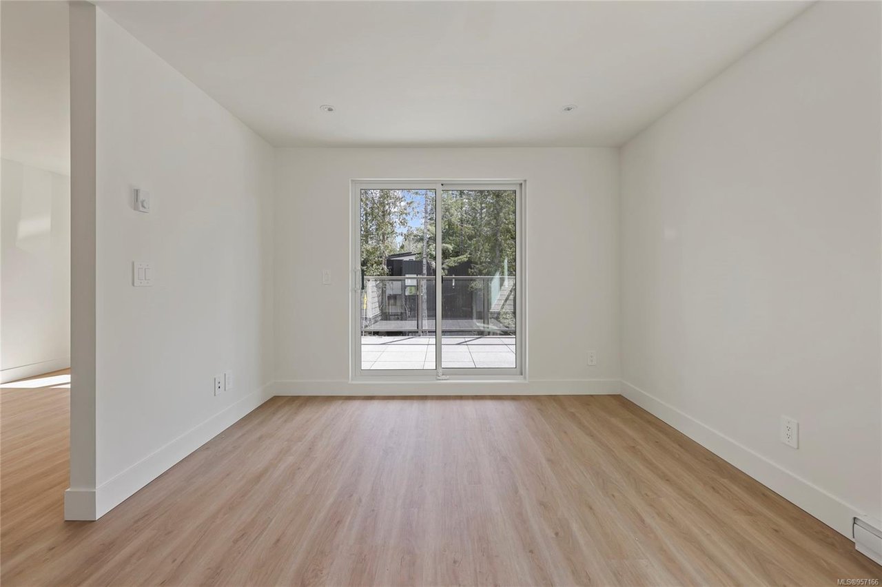 3913 Olympian Wy
