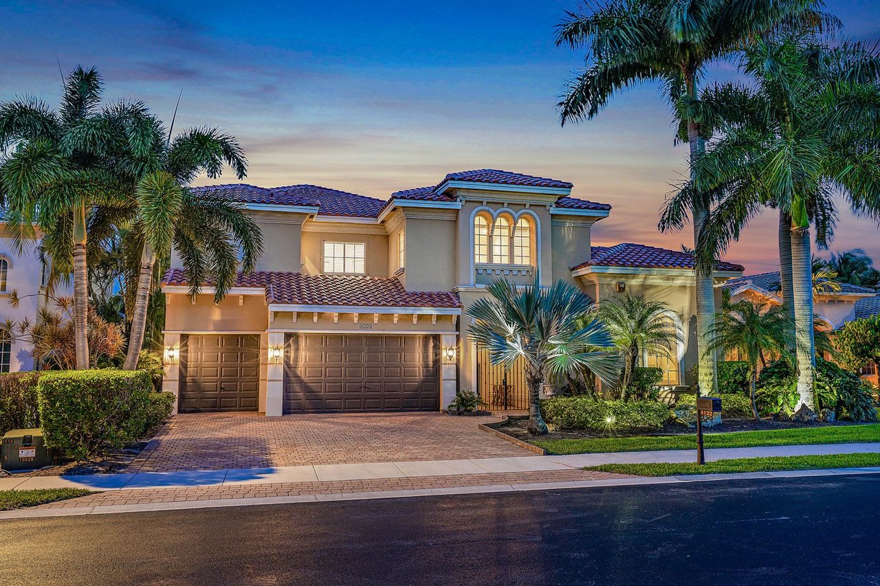 4122 Venetia Way