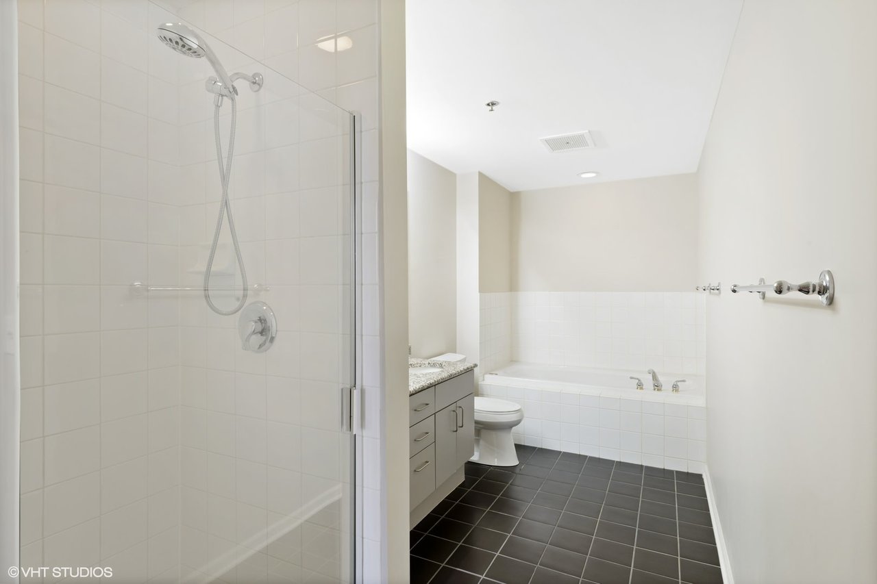 1122 Dearborn 9B rental