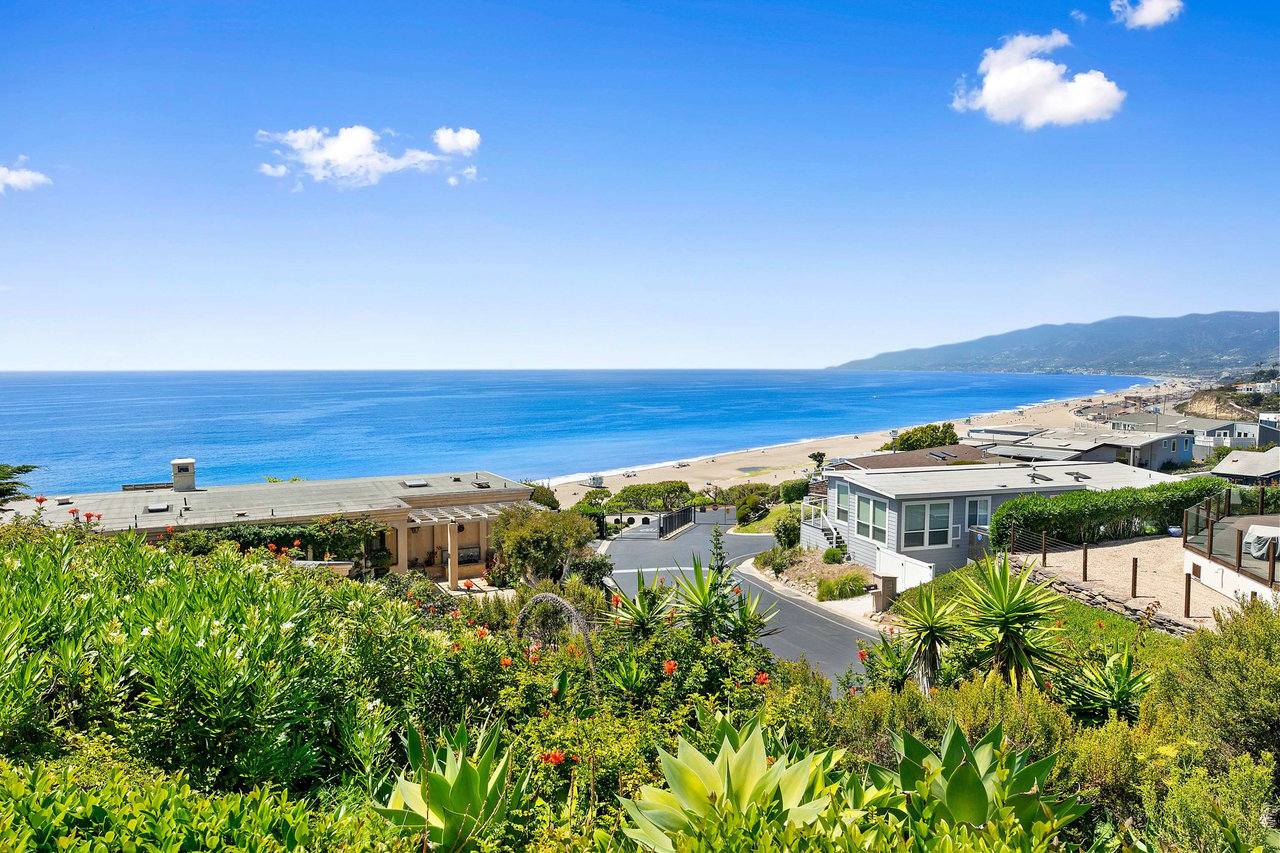 Unobstructed Ocean Views at Zuma Bay Villas