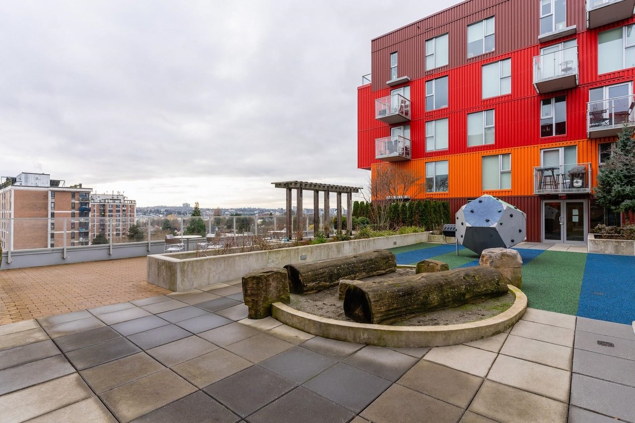 555-955 E Hastings St
