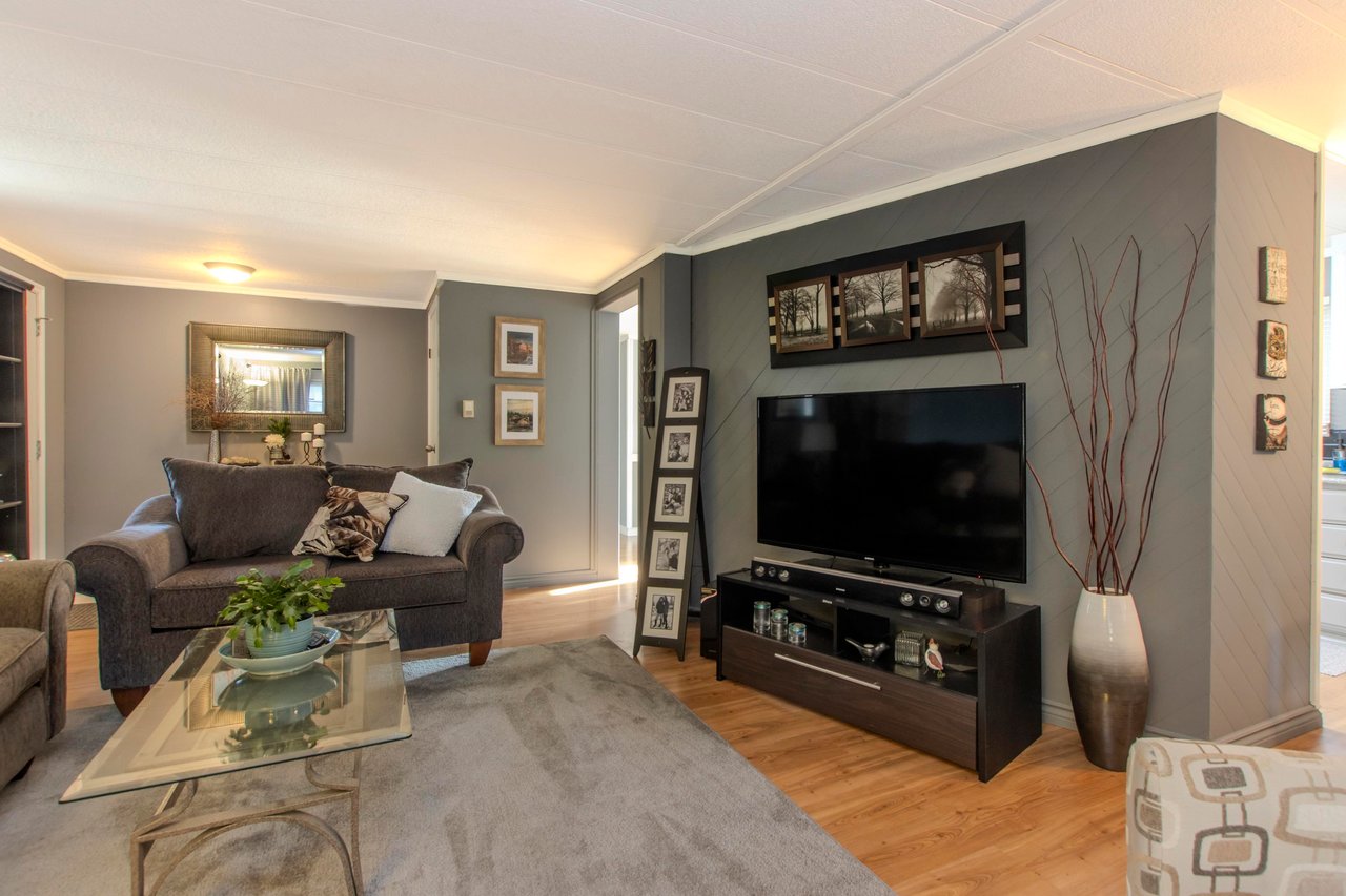 73-1830 Mamquam Rd