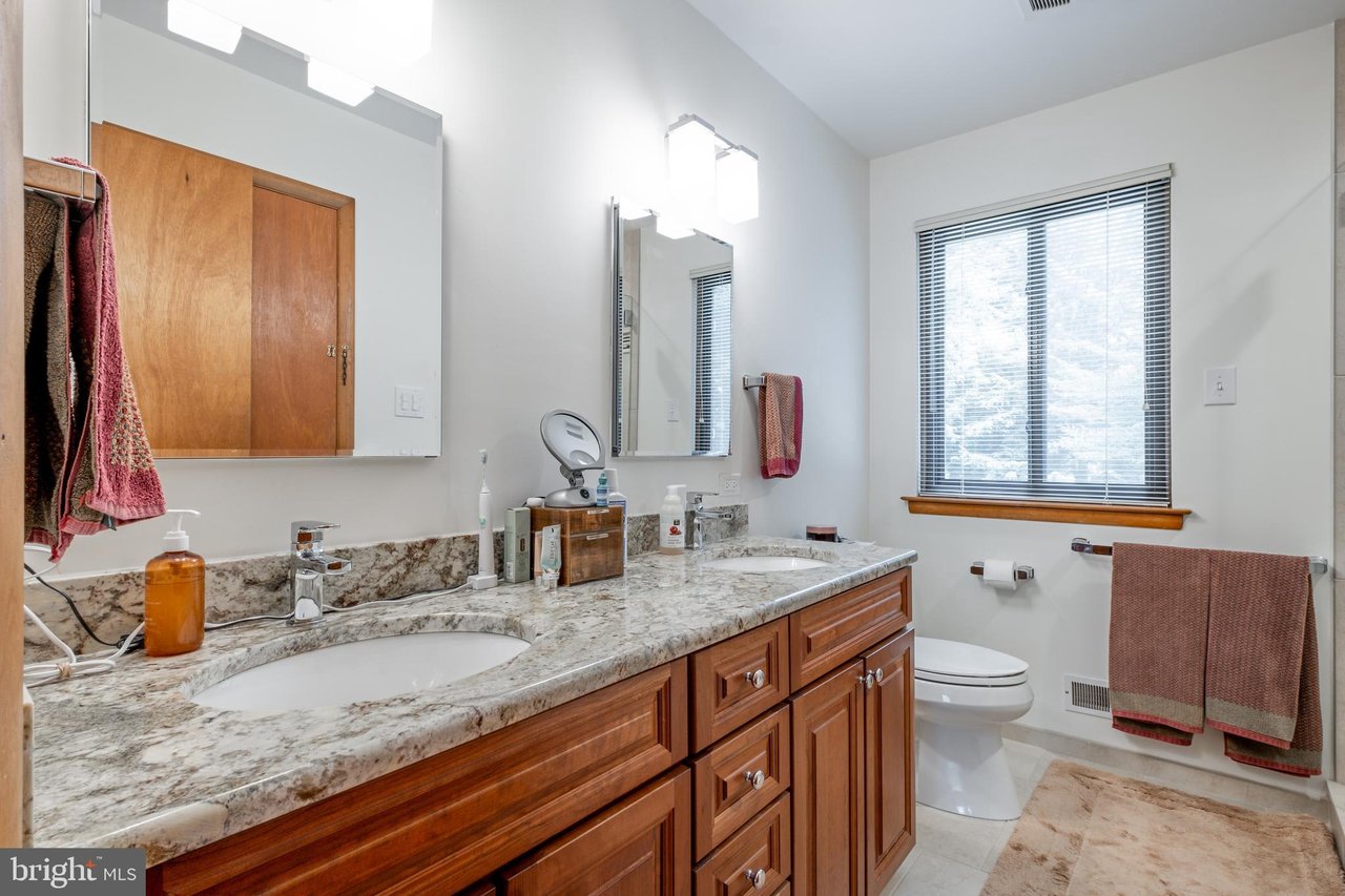 31 Lynne Cir